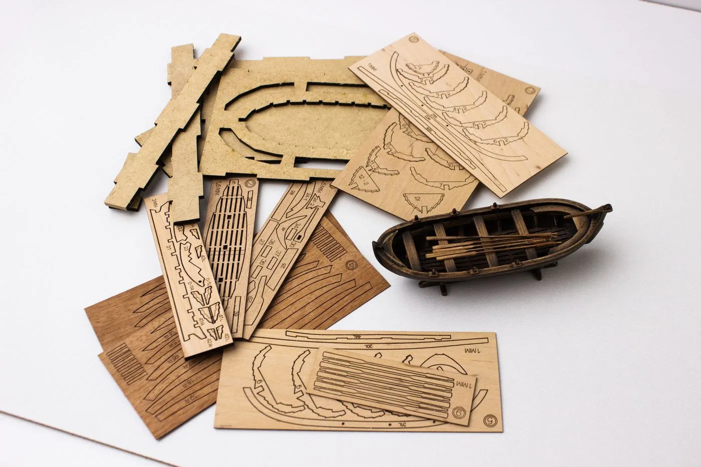 16th Century Wooden Boat 1: 48 136mm