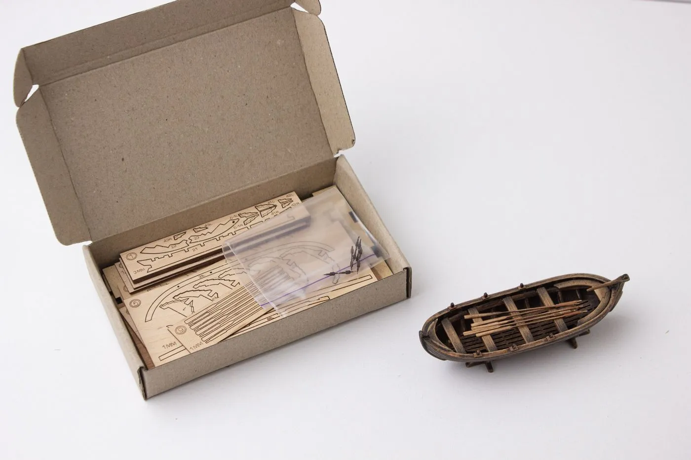 16th Century Wooden Boat 1: 48 136mm