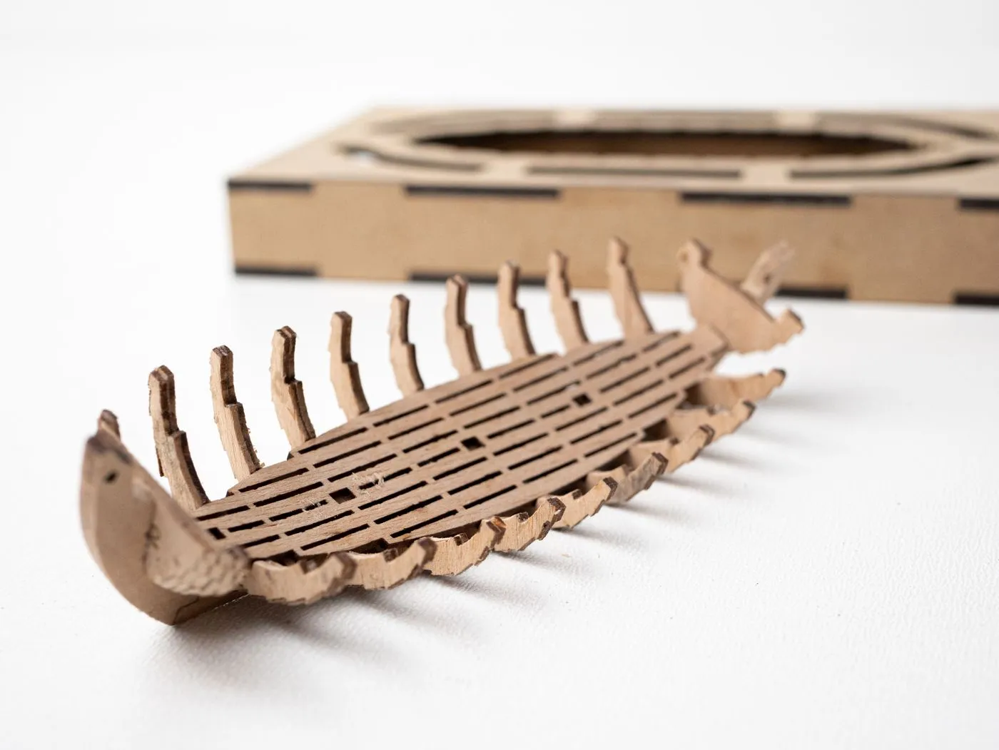 16th Century Wooden Boat 1: 48 136mm