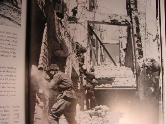 Osprey Publishing Combat: German Soldier vs Soviet Soldier Stalingrad 1942-43